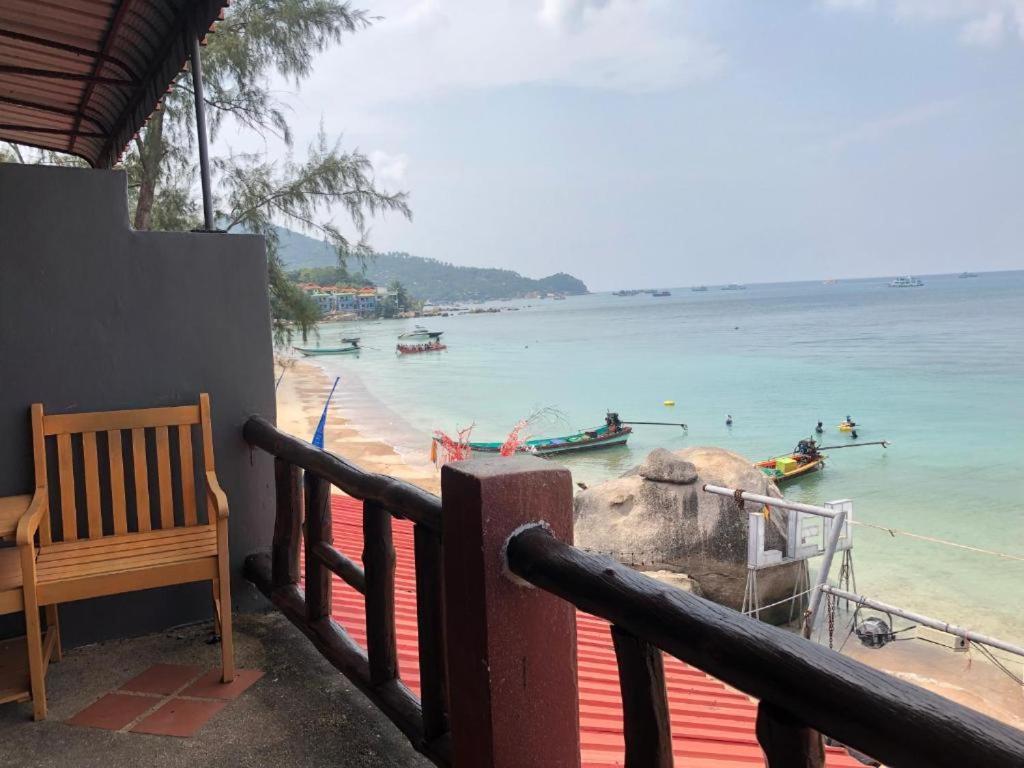 Pond'S Hostel Ko Tao Esterno foto